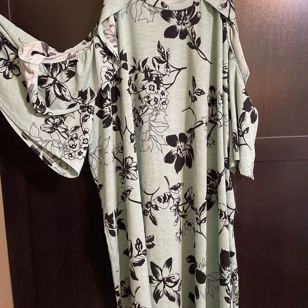 Cold shoulder top